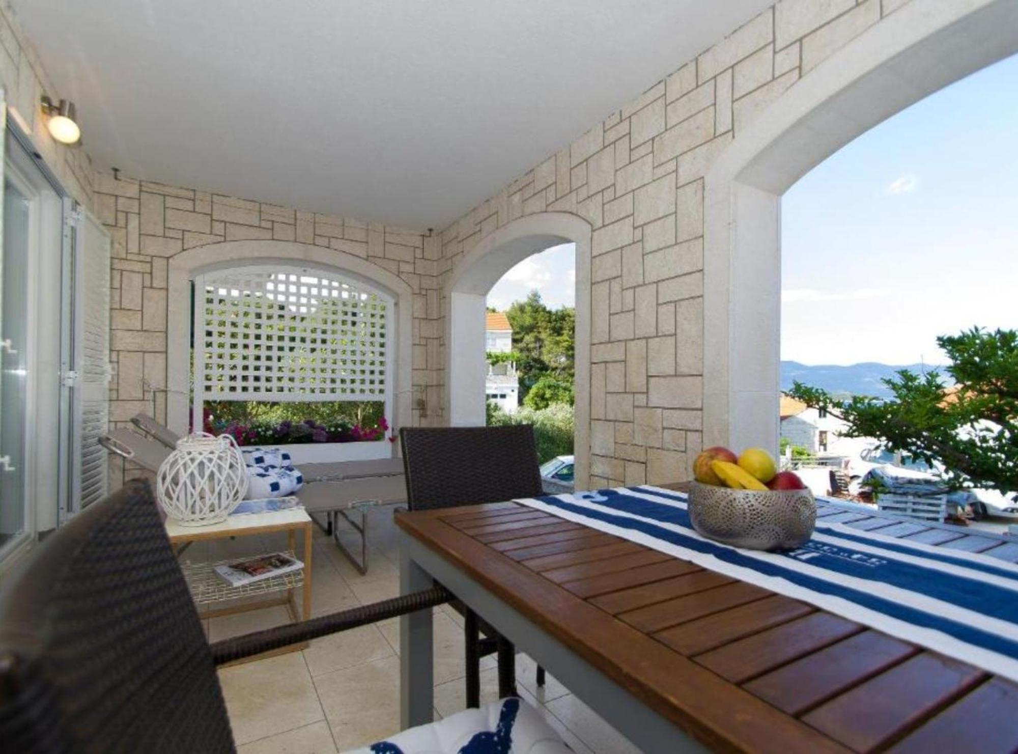 Apartments Villa Olea Lumbarda Buitenkant foto